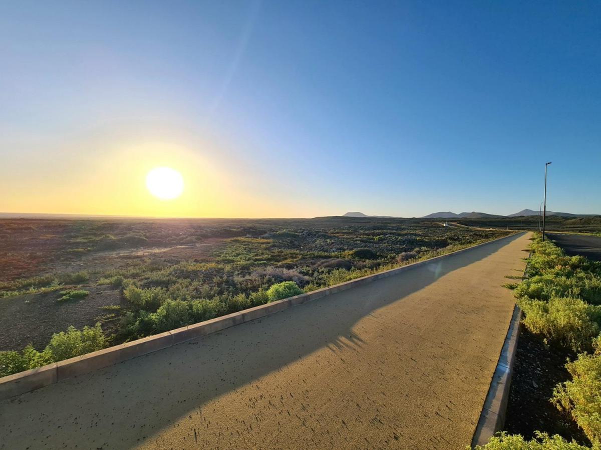 Casa Zalla 110M2, 200M2 Garden, Pool, 1Gb Wi-Fi, Private Parking Corralejo Bagian luar foto